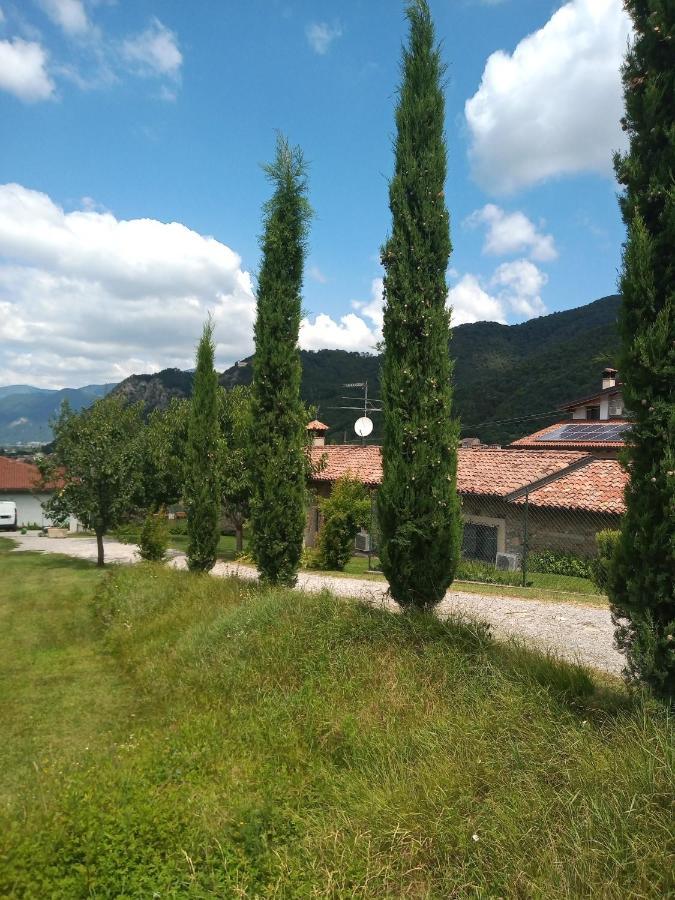 Agriturismo Cascina Rossano Провалио д'Исео Екстериор снимка