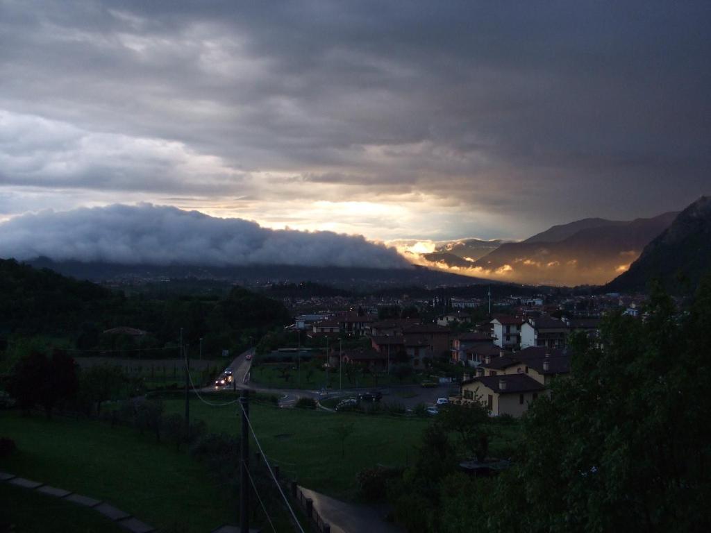 Agriturismo Cascina Rossano Провалио д'Исео Екстериор снимка